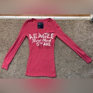 American Eagle Outfitters Women M Pink Long Sleeve Top Thermal V-Neck Graphics